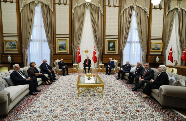 Ərdoğan partiya liderlərini qəbul edib - FOTO